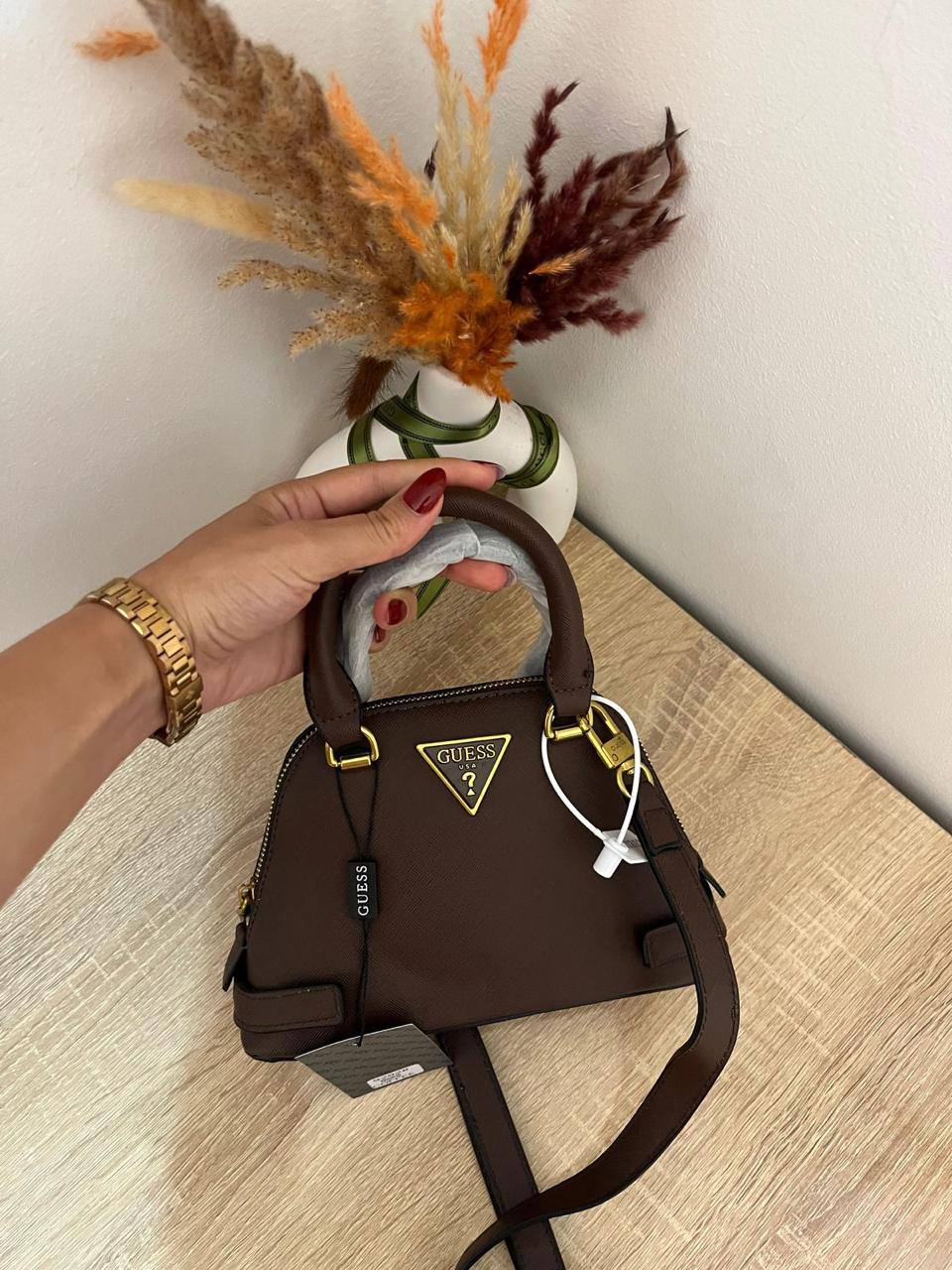 👜 Sac à Main Dôme Guess - Collection Urbaine Chic